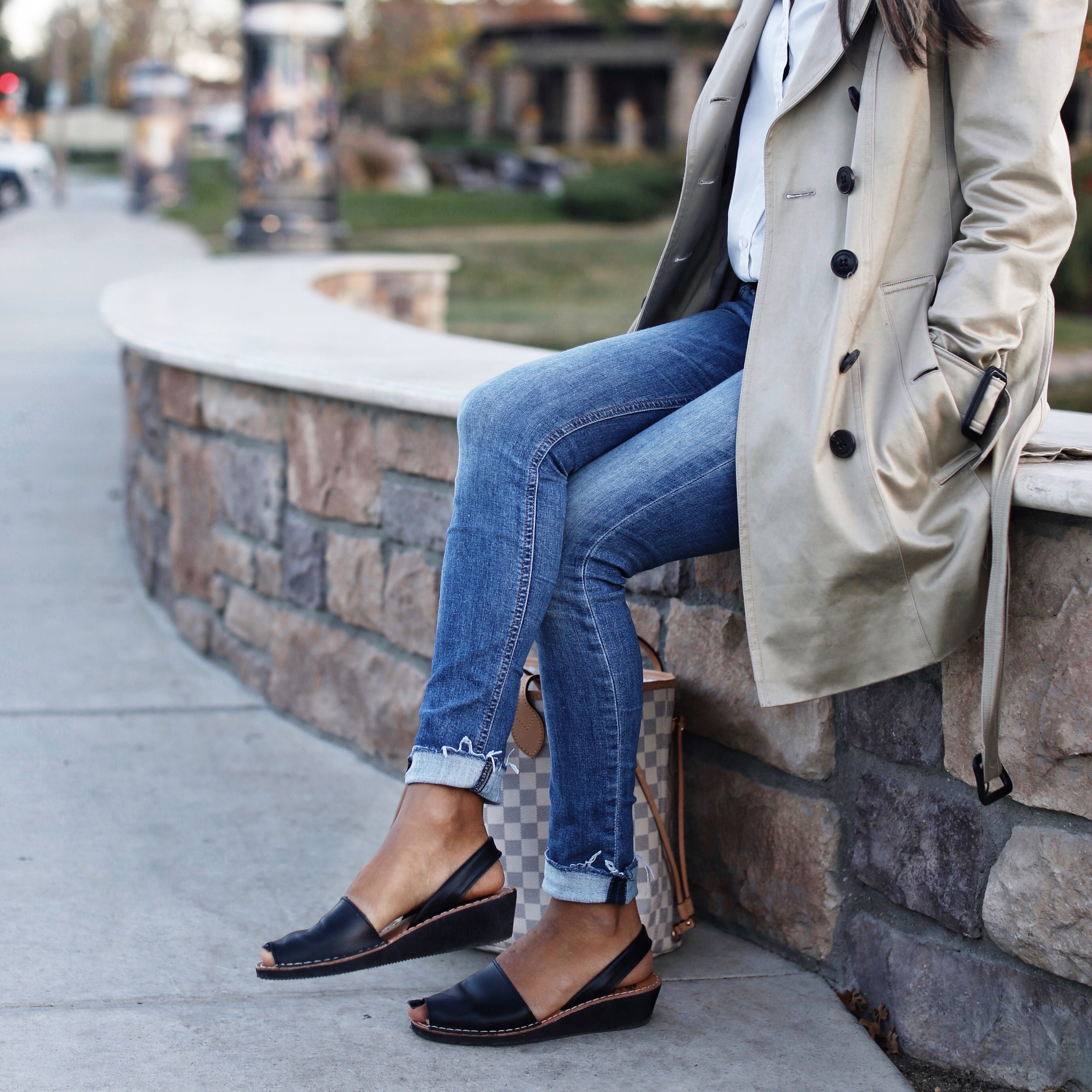 Black midi wedges