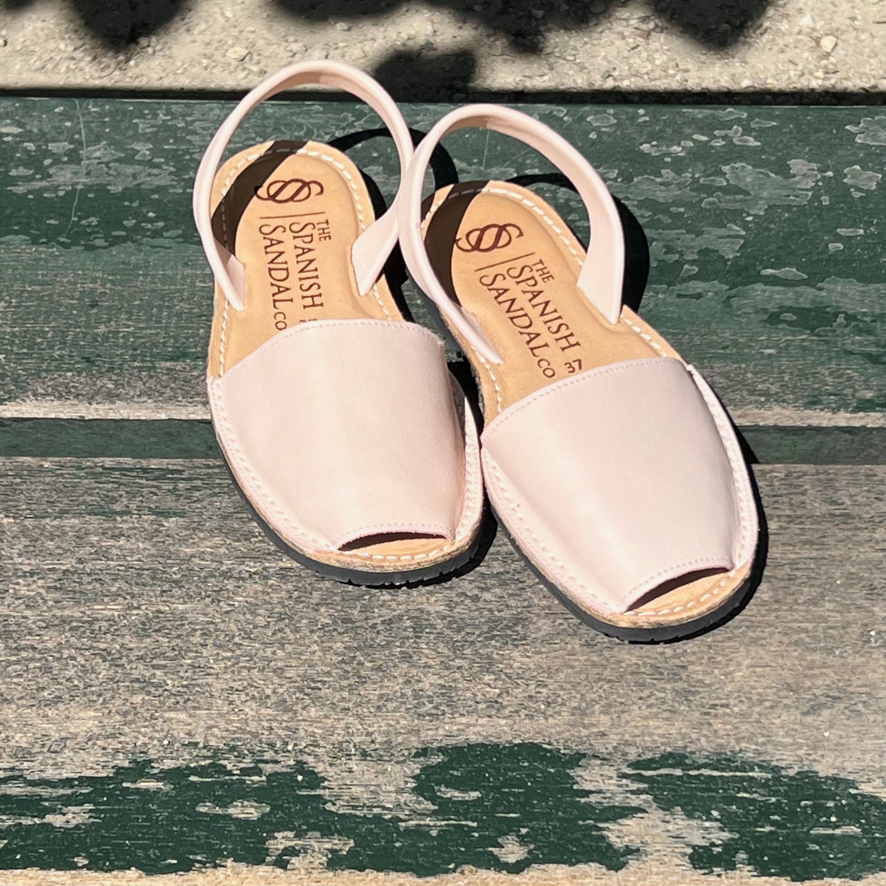 Classic Chalk pink sandals